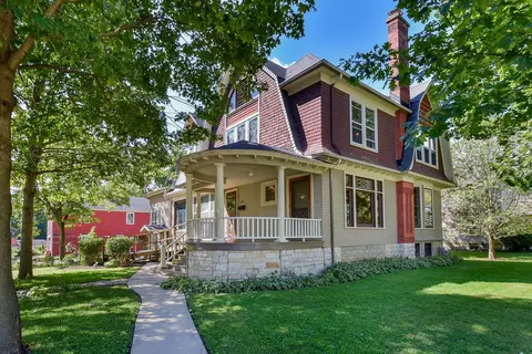 120 Elmwood Pl, Sandwich, IL 60548