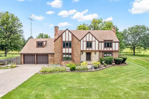 30785 Royal Oak Rd, Genoa, IL 60135