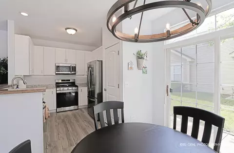 1825 Foxridge Ct, Aurora, IL 60502 photo 5