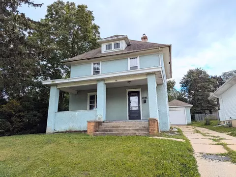 815 W Empire St, Freeport, IL 61032