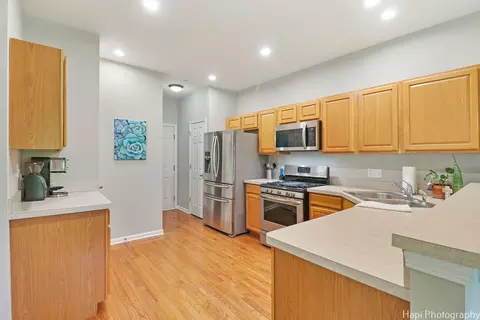 Kitchen - 6061 Delaney Dr #1, Hoffman Estates, IL 60192 photo 1 of 4