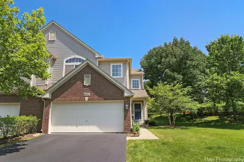Exterior - 6061 Delaney Dr #1, Hoffman Estates, IL 60192 photo 2 of 6