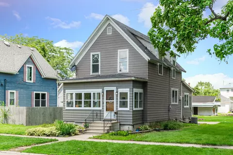 909 Grove St, Dekalb, IL 60115