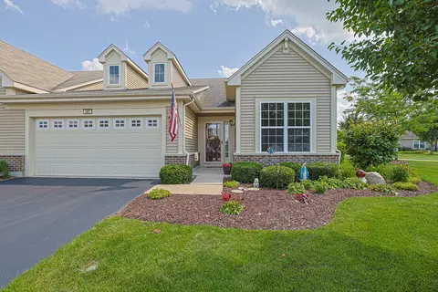 565 Autumn Cir, Pingree Grove, IL 60140