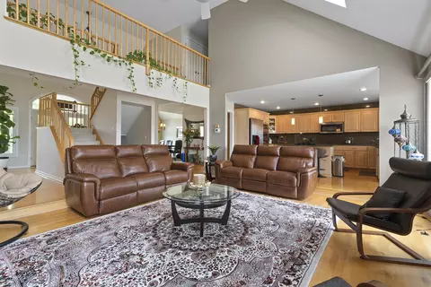 Living - 22917 Marina Dr, Plainfield, IL 60585 photo 2 of 3