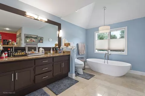 Bath - 22917 Marina Dr, Plainfield, IL 60585 photo 1 of 2