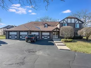 15712 Orlan Brook Dr #150, Orland Park, IL 60462
