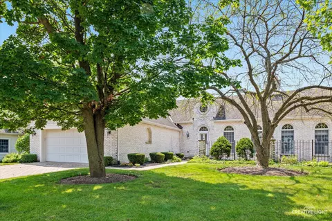 15 Penny Ln, Sugar Grove, IL 60554