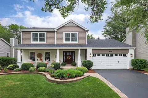 2224 Newport Dr, Naperville, IL 60565