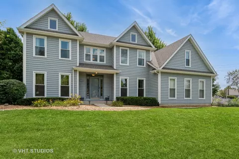 3420 Falkner Dr, Naperville, IL 60564