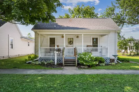 405 E Wilson St, Villa Grove, IL 61956