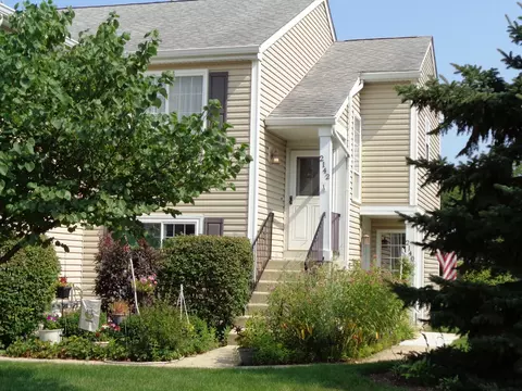 2142 Northwind Cir #17-4, Schaumburg, IL 60194