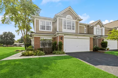 381 S Crown Ct, Palatine, IL 60074