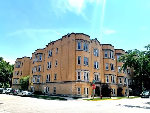 7444 Adams St #1F, Forest Park, IL 60130