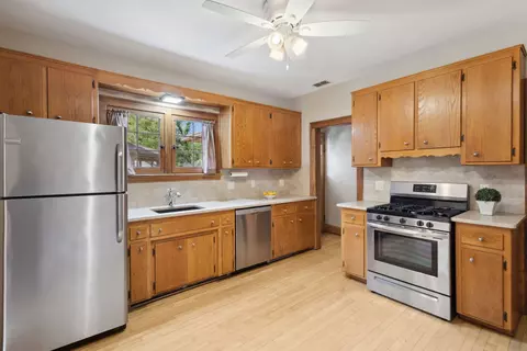 Kitchen - 310 Bartram Rd, Riverside, IL 60546 photo 1 of 1