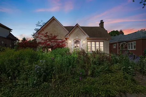 Exterior - 310 Bartram Rd, Riverside, IL 60546 photo 6 of 8