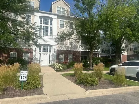 3299 Stratford Ct #3D, Lake Bluff, IL 60044