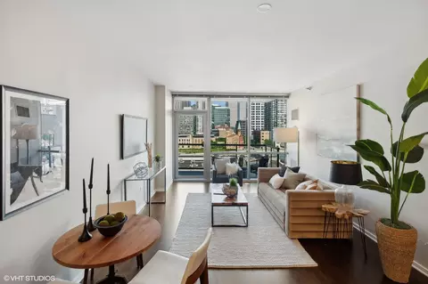 Living - Undisclosed, Chicago, IL 60607 photo 2 of 4