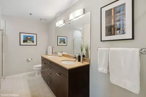 Bath - Undisclosed, Chicago, IL 60607 photo 2 of 2