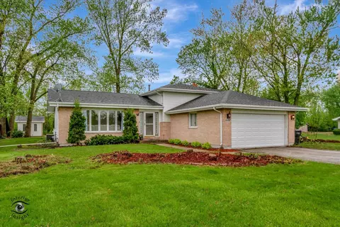 3668 S State St, Crete, IL 60417
