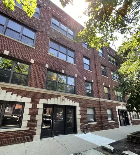 1253 W Roscoe St #2, Chicago, IL 60657