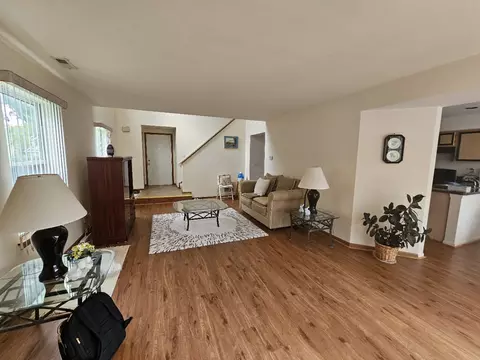 402 E Theodore Ln, Itasca, IL 60143 photo 8