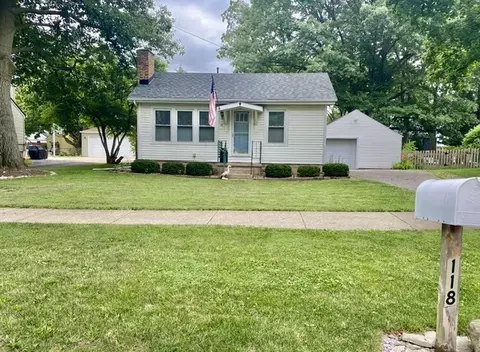 118 Park St, Oswego, IL 60543