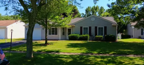 3804 Hale Ln, Island Lake, IL 60042