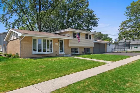 358 Keepataw Dr, Lemont, IL 60439