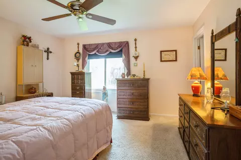 Bedroom - 479 Dee Ln, Roselle, IL 60172 photo 1 of 4