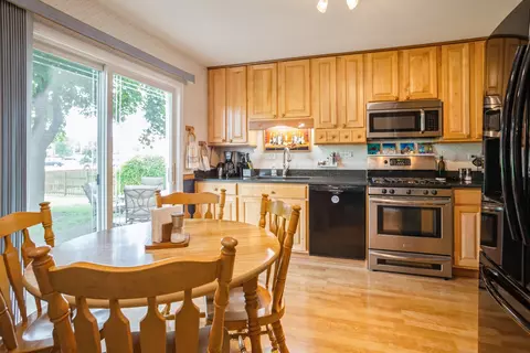 Kitchen - 479 Dee Ln, Roselle, IL 60172 photo 1 of 1
