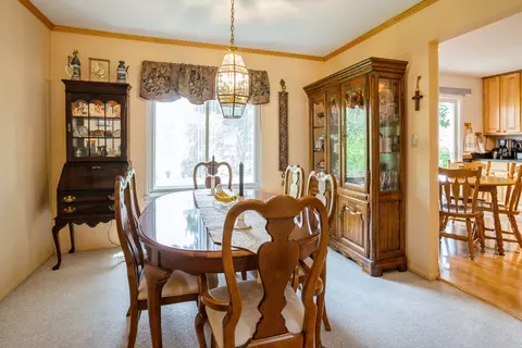 Dining - 479 Dee Ln, Roselle, IL 60172 photo 2 of 2