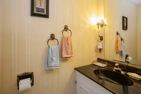 Bath - 479 Dee Ln, Roselle, IL 60172 photo 1 of 3
