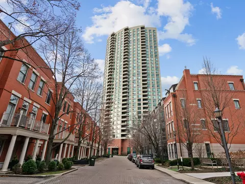 501 N Clinton St #1103, Chicago, IL 60654
