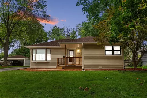2404 George St, Rolling Meadows, IL 60008