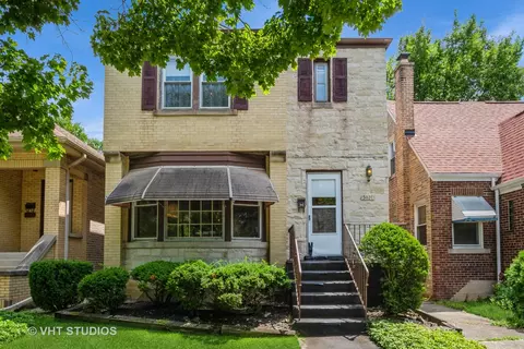 5831 N Central Park Ave, Chicago, IL 60659