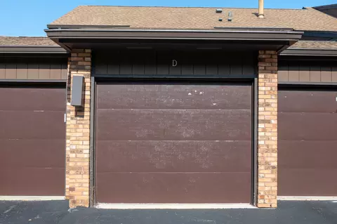 Exterior - 38 Creekside Cir #D, Elgin, IL 60123 photo 2 of 2