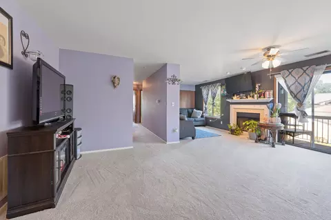 Living - 38 Creekside Cir #D, Elgin, IL 60123 photo 1 of 2