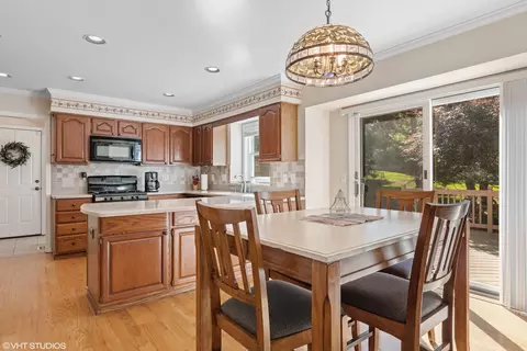 955 White Pine Dr, Cary, IL 60013 photo 6
