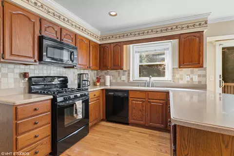 955 White Pine Dr, Cary, IL 60013 photo 7