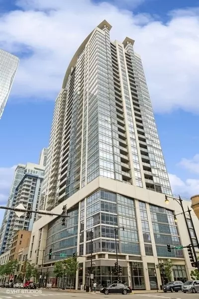 100 E 14th St #1001, Chicago, IL 60605