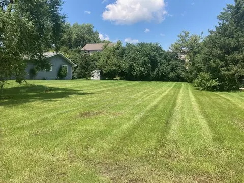 610 E Kenz Ct, Lake Villa, IL 60046