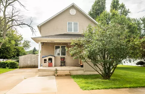 15 W Main St, Amboy, IL 61310