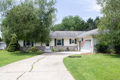 126 Drew Ct, Poplar Grove, IL 61065