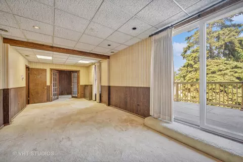 Living - 3219 Maple Ave, Berwyn, IL 60402 photo 4 of 4
