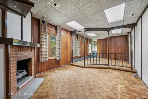 Living - 3219 Maple Ave, Berwyn, IL 60402 photo 2 of 4