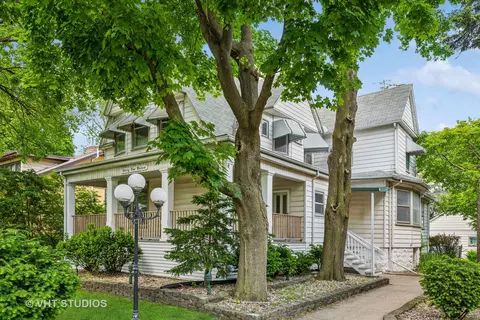 Exterior - 3219 Maple Ave, Berwyn, IL 60402 photo 2 of 5