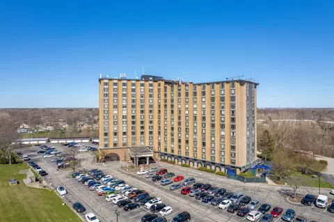 1 Renaissance Pl #322, Palatine, IL 60067