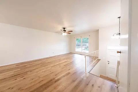 2410 W William St, Champaign, IL 61821 photo 3