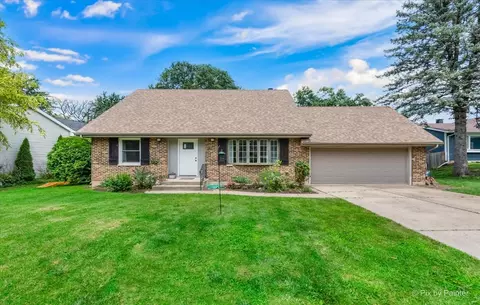 508 Kensington Dr, Mchenry, IL 60050